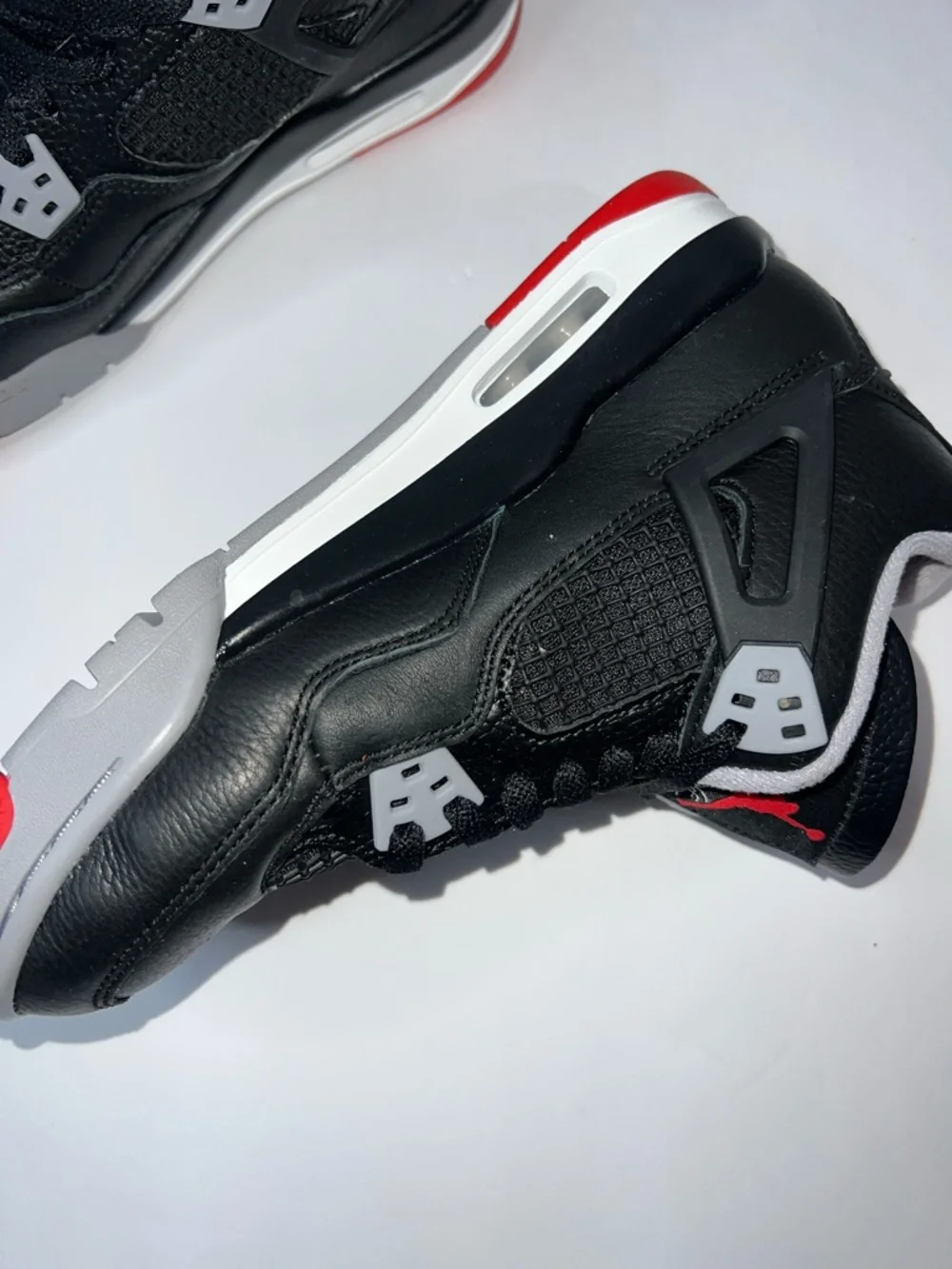Nike Air Jordan 4 Retro ‘Bred size 7Y